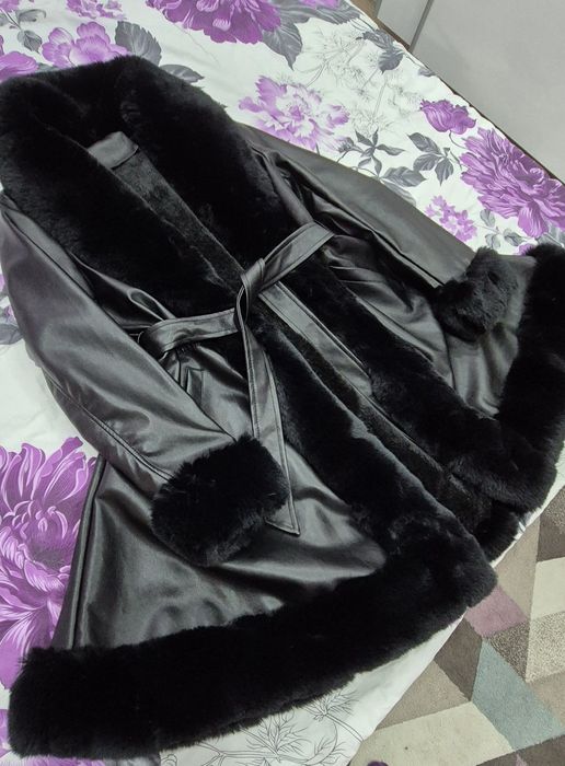 Черно зимно яке естествена кожа еко пух. Ново Размер Л Цена 250 лв.