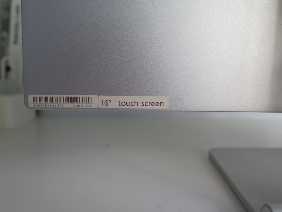 MISURA 16" преносим сензорен LCD монитор