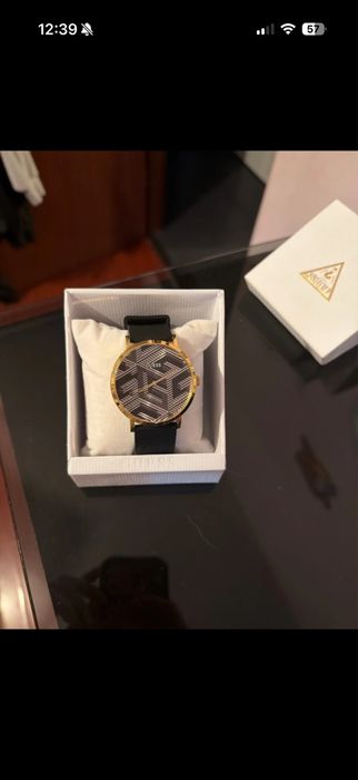 Ceas guess negru cu auriu