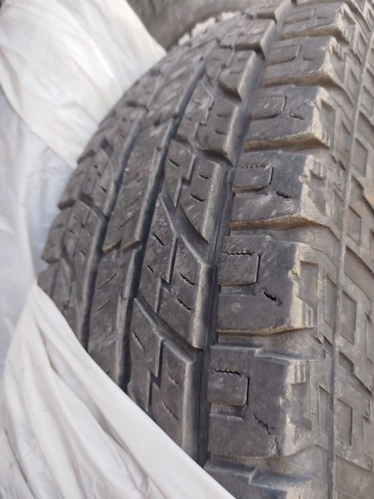 Гуми за джип 17 A/T Yokohama 245 75 17