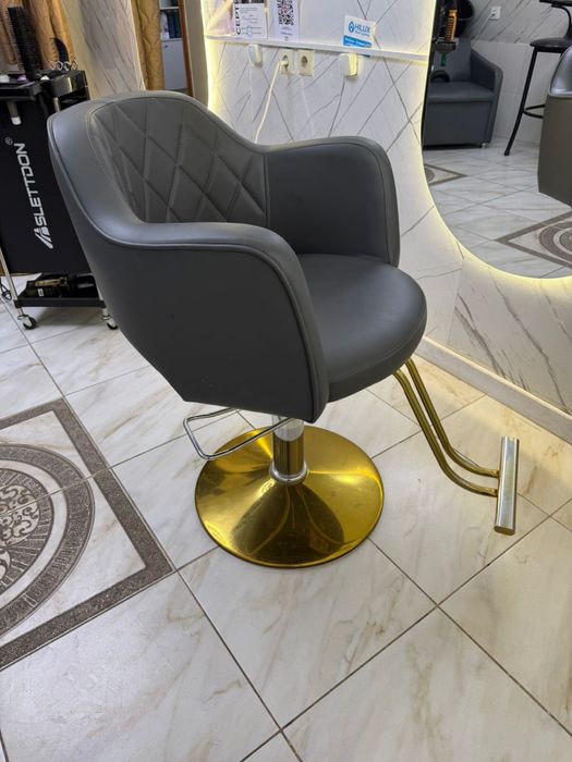 Парихмахерское кресло