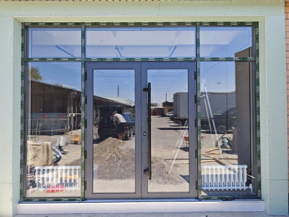 Окна, балконы, витражи