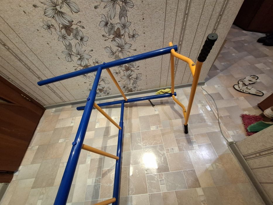 Турник, потолочный