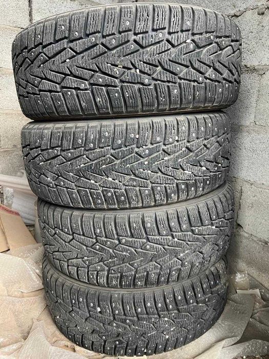 Продам зимние шины.