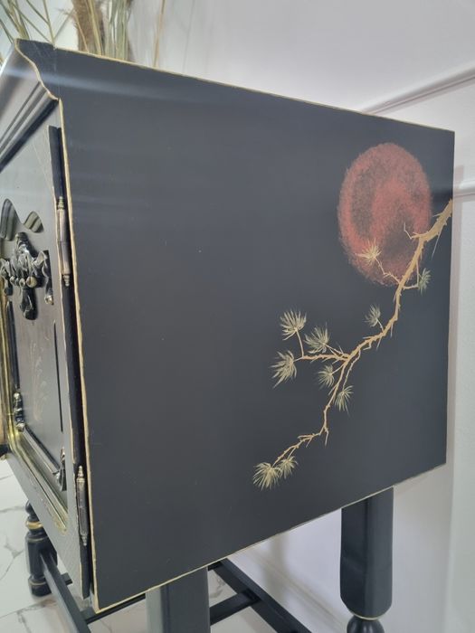 Винтажный шкаф для интерьера