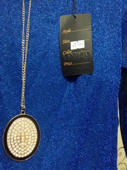 Продам новое платье