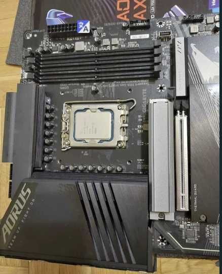 Intel Core i7 13700K + Gigabyte Z790 Aorus Elite AX Wi-Fi DDR5
