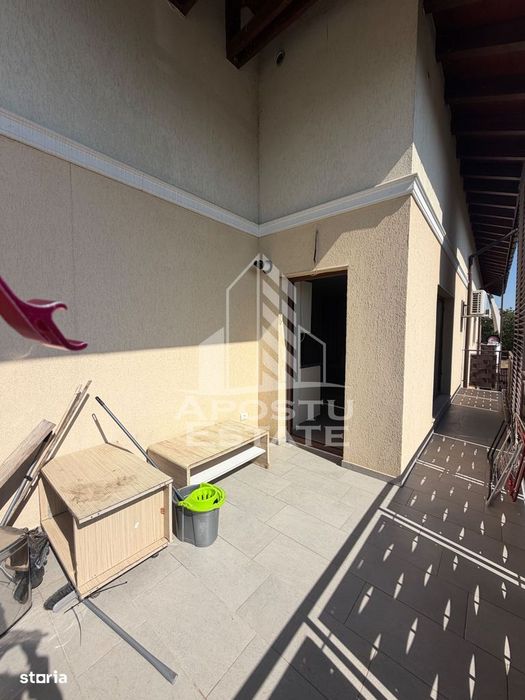 Apartament cu 3 camere de vânzare ,terasă mare, Dumbravita