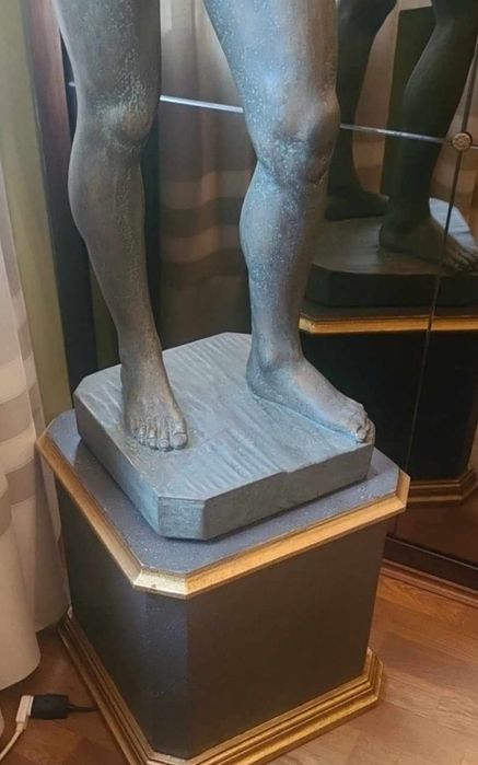 Statuie cu candelabru, mărime naturală
