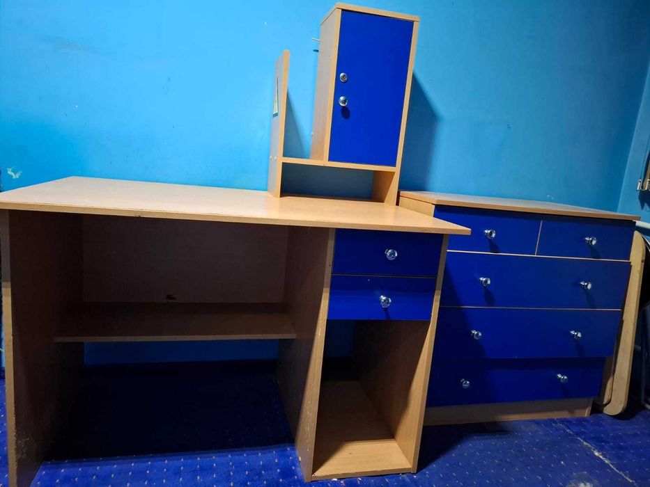 мебель б/у для жилой комнаты