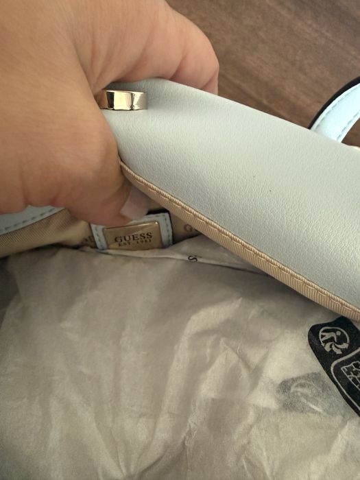 Geanta guess , noua