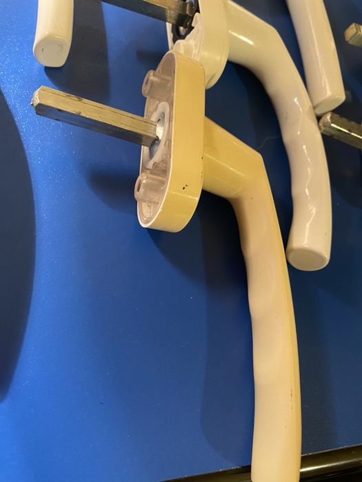 Mânere fereastra termopan Roto cremon