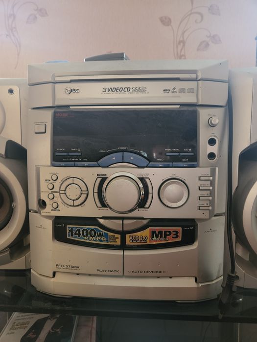 Музыкальный центр LG  1.400 W