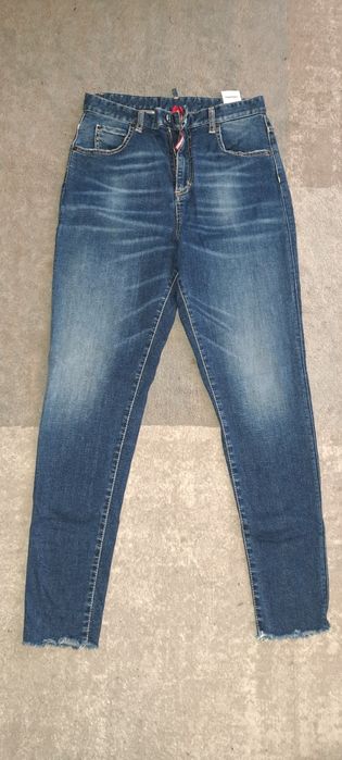 Vând blugi dsquared2