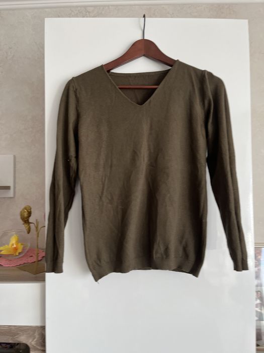 Платья ,брюки ,дакеты,кофты 44,46,48