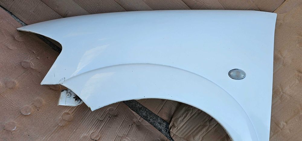 Aripa stanga fata Citroen C3 2002 2003 2004 2005