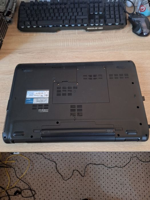 Laptop Asus K72F , i3- M370 , 8 GB,  hdd 320 GB  , 17"