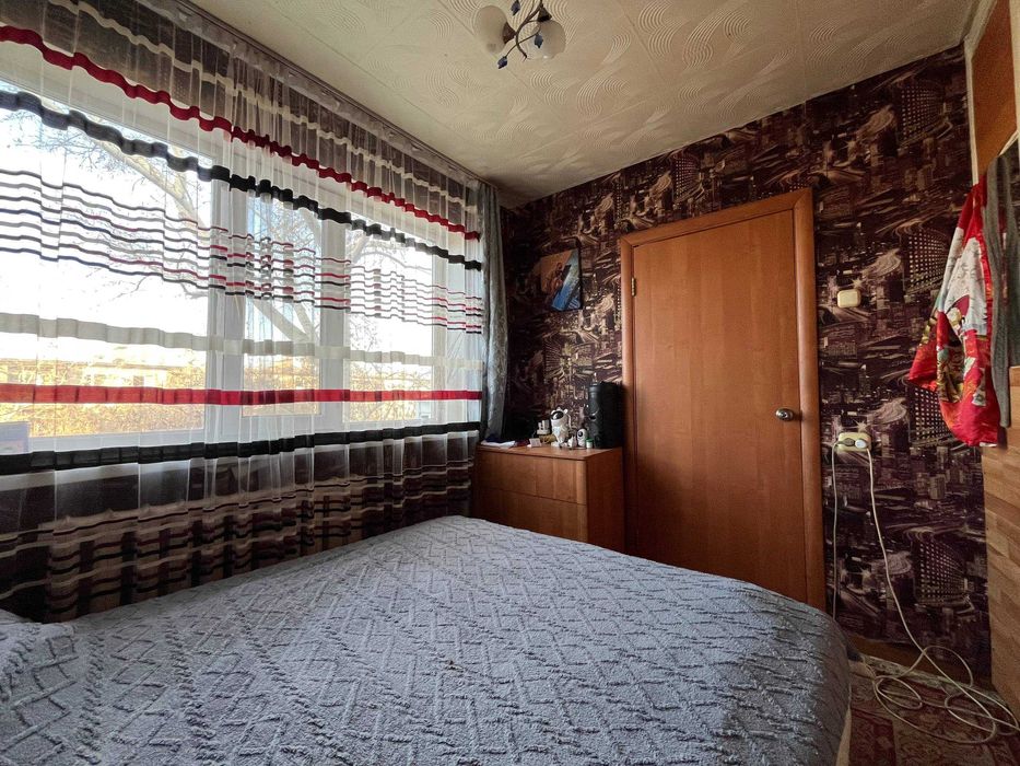 Продаётся 3х, малогабаритка, 7 мкр, 4 этаж, район Кооператор