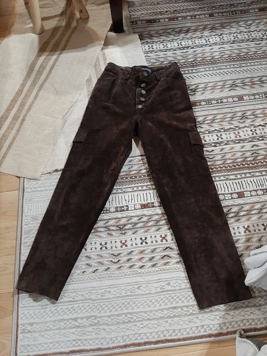 Pantaloni din piele întoarsă mărimea 40