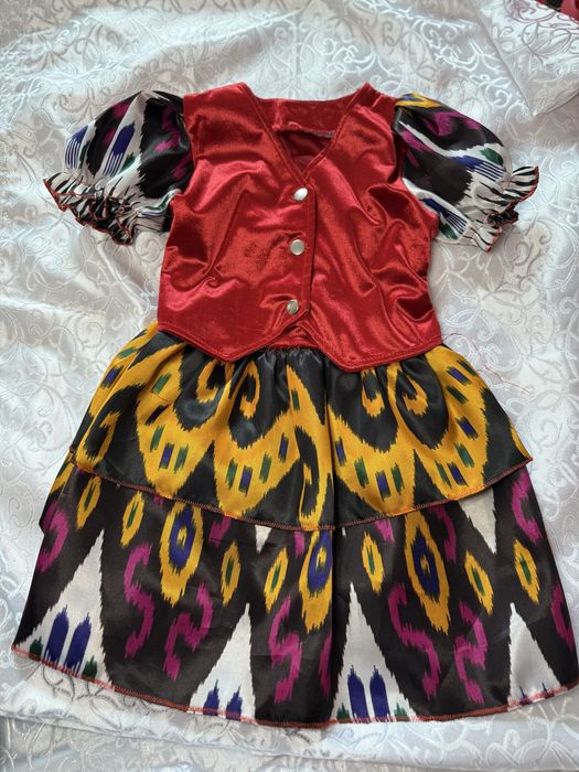 Doʻppisi bilan. Milliy koʻylakchalar