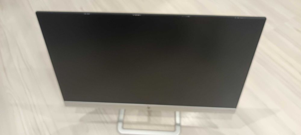 Продавам изгоден монитор HP 22e