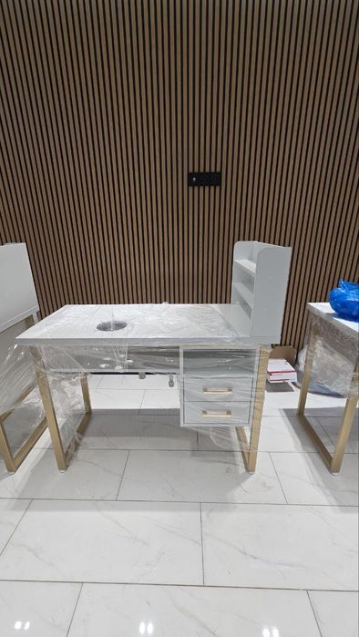 Стол для маникюра в ассортименте