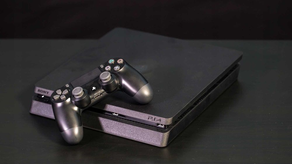 PlayStation 4 Slim 500GB/PS4/ПС4/Плейстейшън 4 + 1 Джойстик + 2 Игри + 1 Година Гаранция