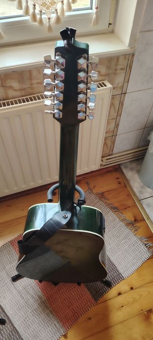 Vănd chitară electroacustuca marca Hora cu 12 corzi. Recondiționată recent.