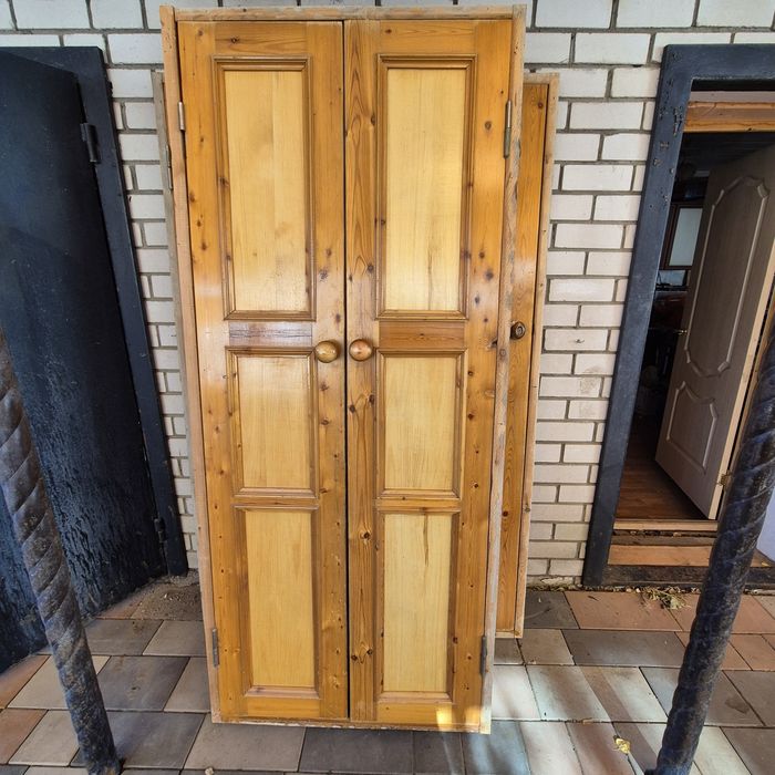 Двери межкомнатные деревянные БУ