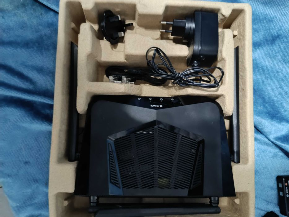 Vând Router EXO AX1500