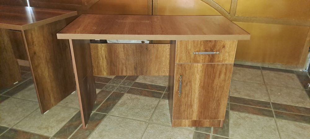 Стол сотилади ёки буюртма кабул киламиз