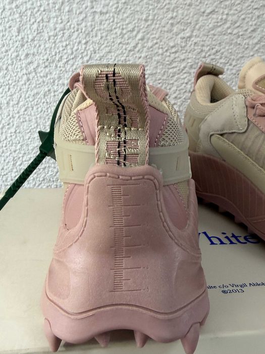 Adidasi OFF WHITE Odsy bej roz 40