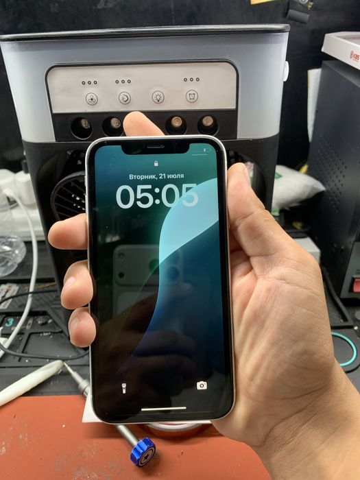 iphone xr.  64.  radnoy