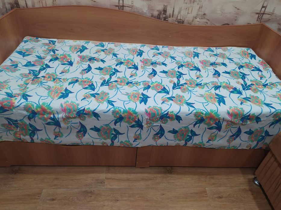 Кровать односпальная