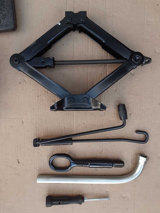 Cric,cheie roti VW Golf,Touran,SKODA Octavia,Rapid, AUDI A3, SEAT Leon