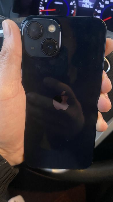 Продам Айфон 13 на 256 гб