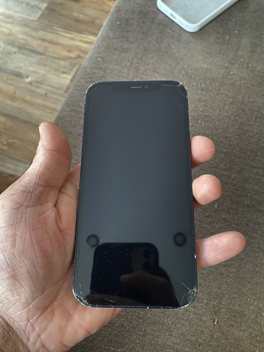 продам Iphone 12