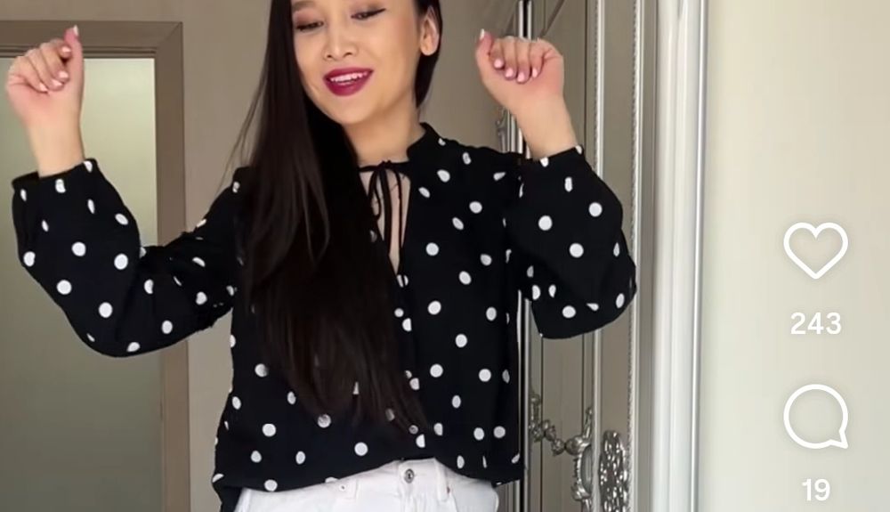 Вещи женские  м-л  по 1500 тг каждая блузки есть футболки брюки куртк