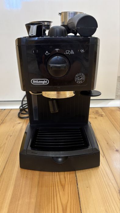 Кафемашина DeLonghi EC151.B