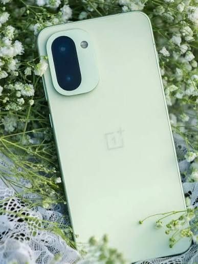 OnePlus Ace 6T ochilmagan korobka