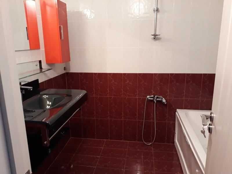 Дава се под наем Тристаен апартамент в Пловдив, Мараша - 112 кв.м за 518.67 € - Снимка #7