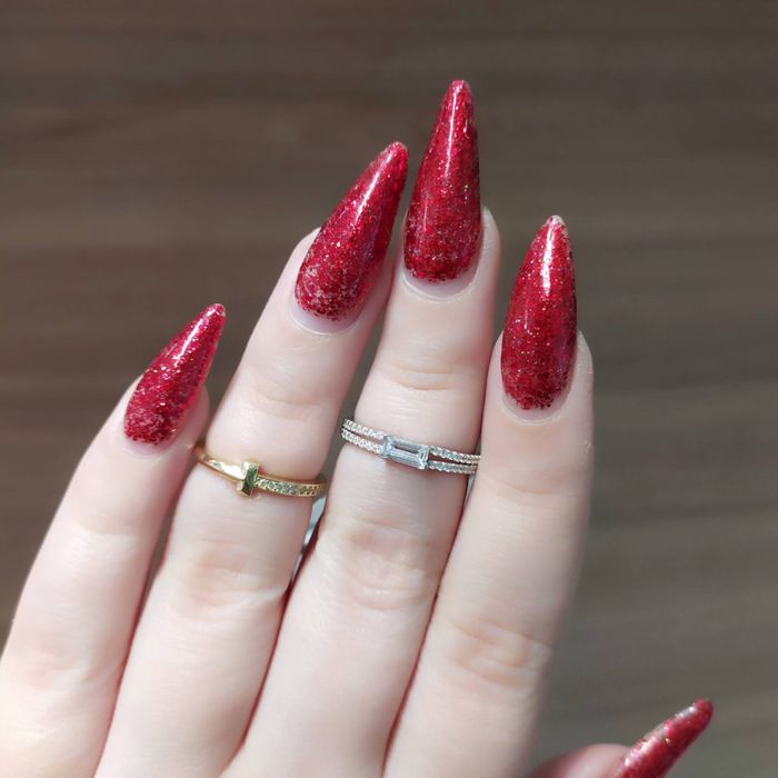 Золотое красивое обручальное кольцо золото 585. Есть доставка.