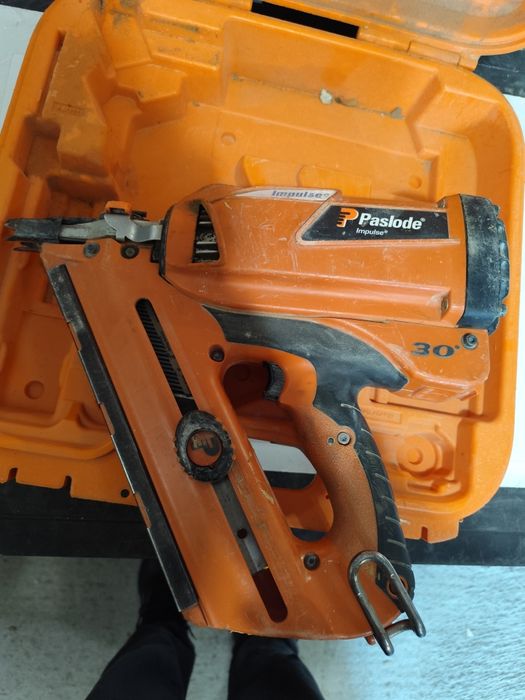 Пистолет за пирони Paslode Impulse IM350+
