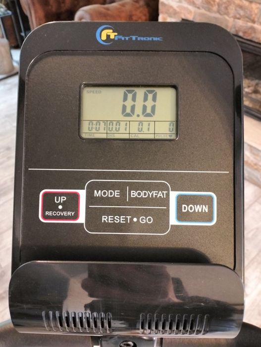 Vând bicicleta fitness FitTronic 601B Gold