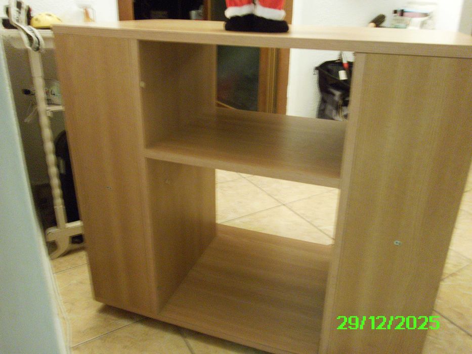 Mobilier gradina ,Dulap cu 3 etajere .comoda cu 3 sertare si comoda TV