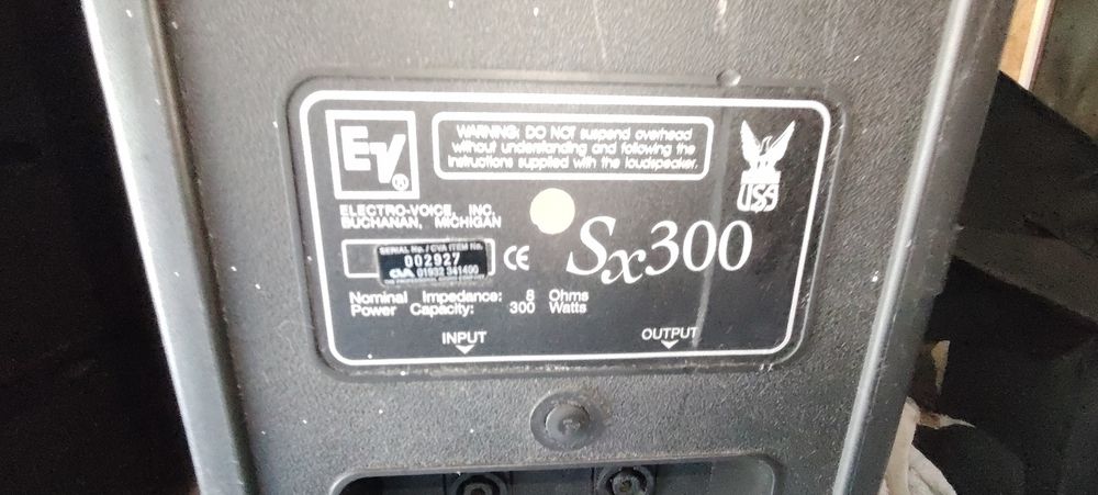 Vând 2 boxe Electro voice sx 300  fără difuzoare  subwoofer Zeck lf15.400