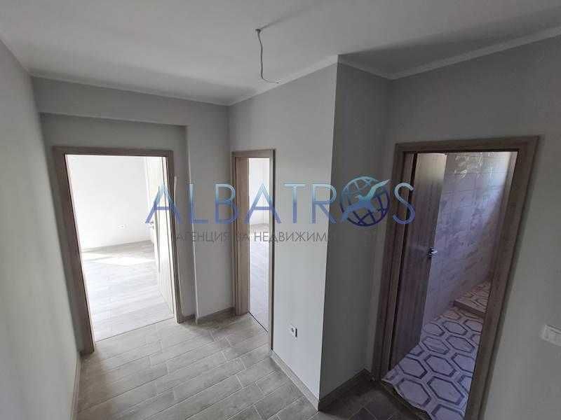 Продава се Двустаен апартамент в Варна, Изгрев - 77 кв.м за 1351 €/кв.м - Снимка #4