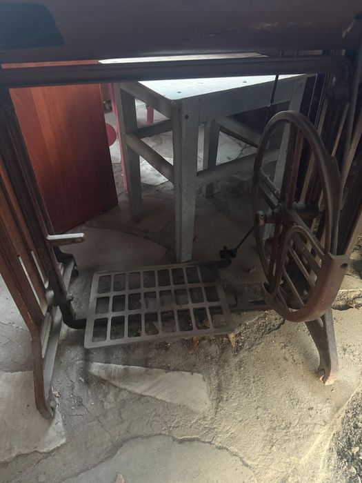 Продам швейная машинку Лада