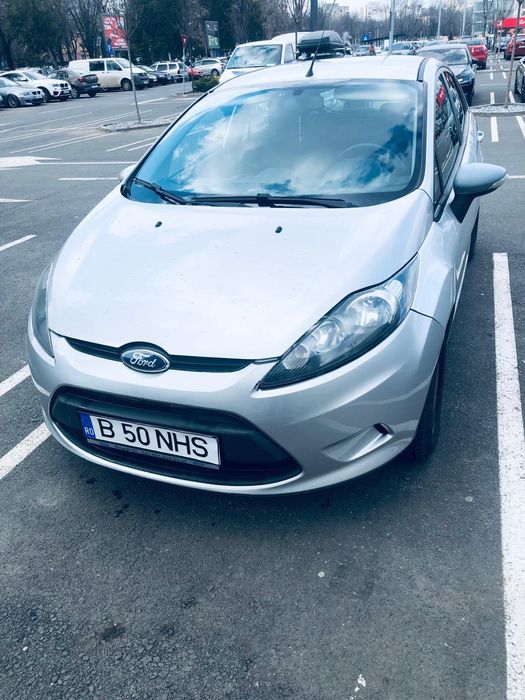 Vând Ford Fiesta 2012