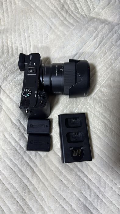 Продам камеру с обьективом sony 6400